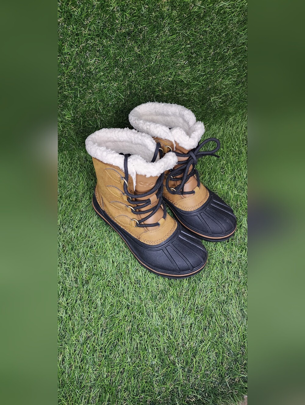 CROCS Kids Brown & Black Insulated Duck Boots Flux Fur Lined Winter Booths